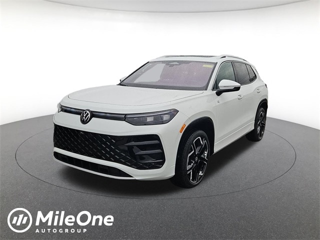 2026 Volkswagen Tiguan SEL R-LINE TURBO's photo