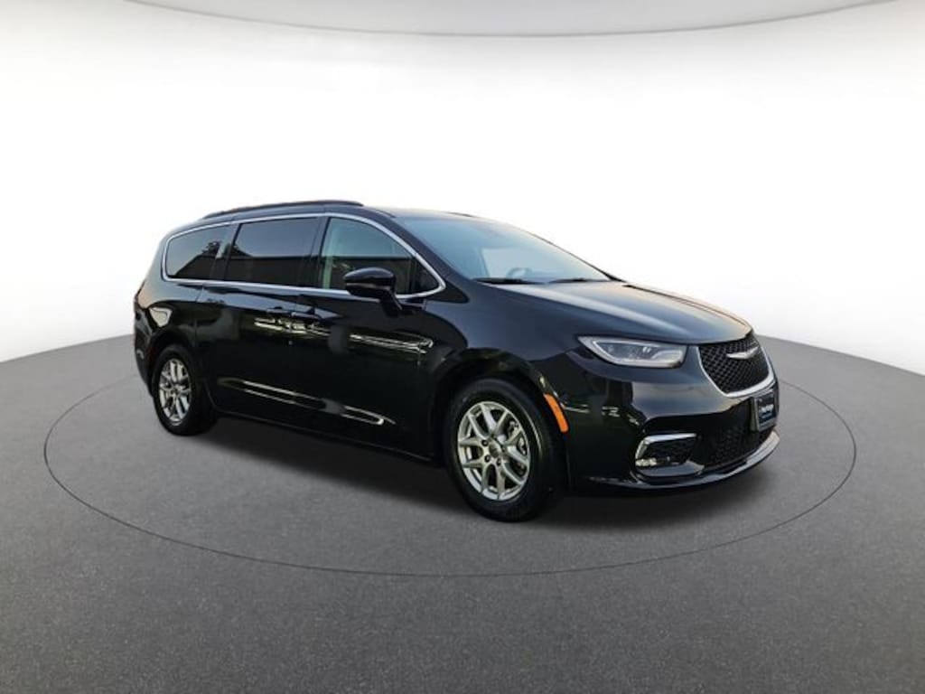 Used 2022 Chrysler Pacifica Touring L Minivan/Van