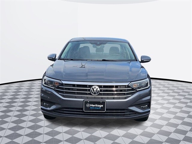 2019 Volkswagen Jetta SEL Premium photo 2
