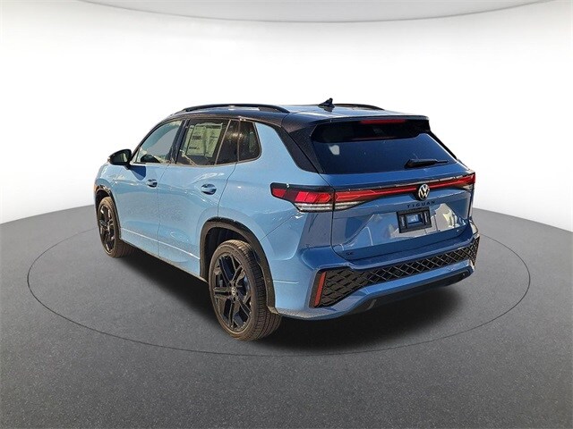 2026 Volkswagen Tiguan SE R-Line Black photo 3