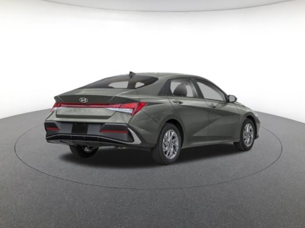 Used 2026 Hyundai Elantra SEL Sport Premium Sedan