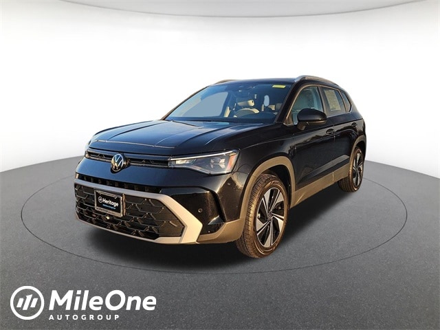 2025 Volkswagen Taos SE's photo