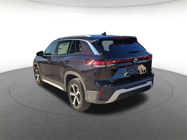 2026 Volkswagen Tiguan SE photo 3