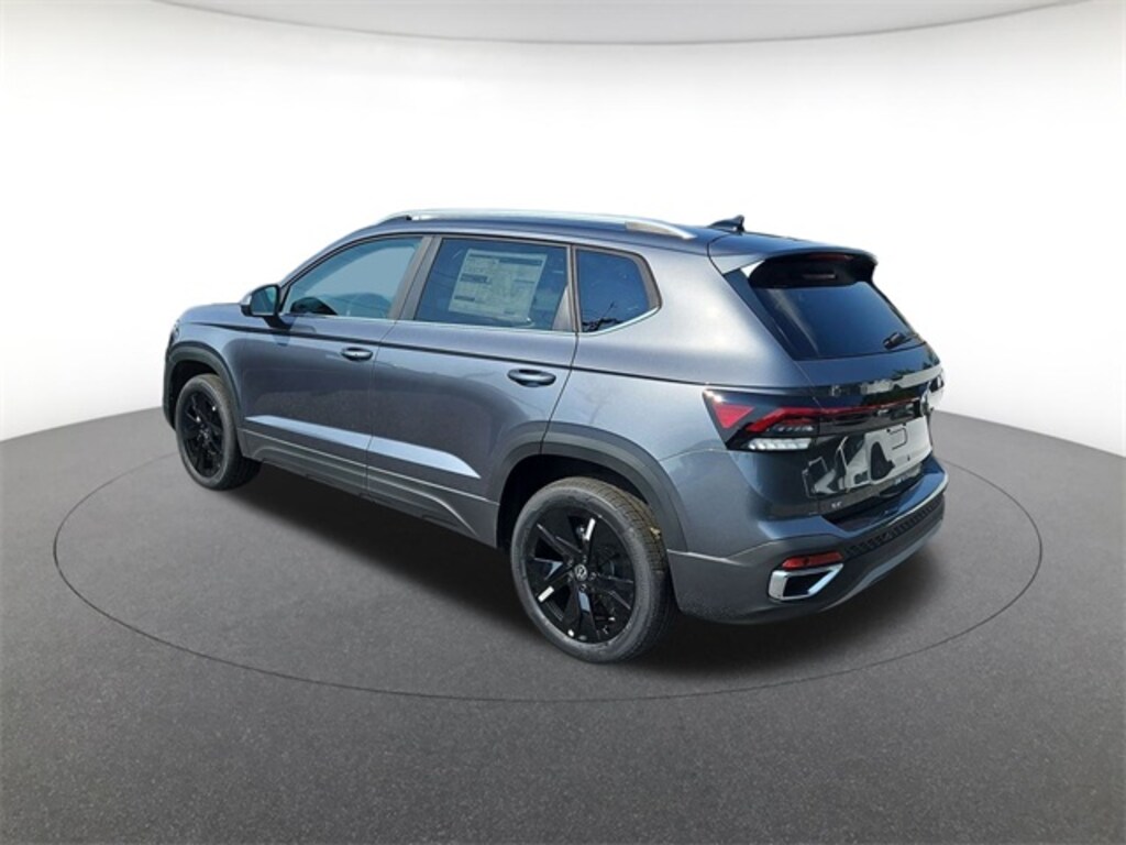 New 2025 Volkswagen Taos 1.5T SE SUV