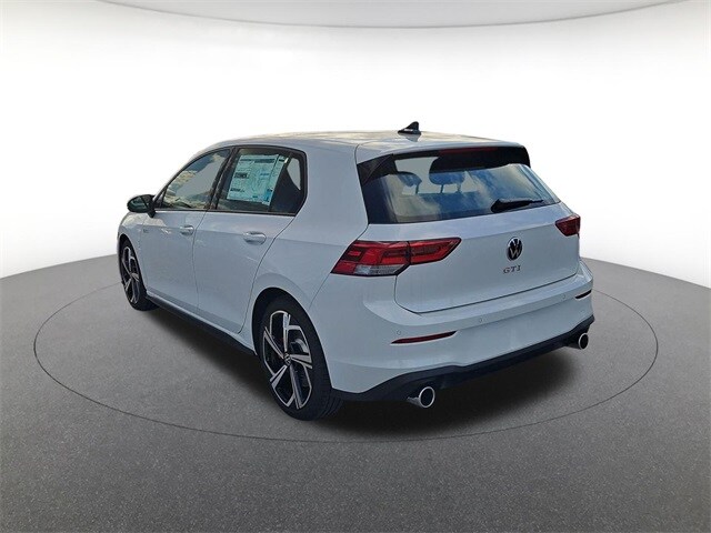 2026 Volkswagen Golf GTI SE photo 3