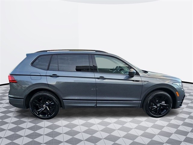 2024 Volkswagen Tiguan SE R-Line Black photo 2