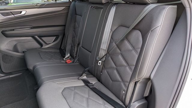 2026 Volkswagen Atlas Cross Sport SE w/Tech - Photo 10