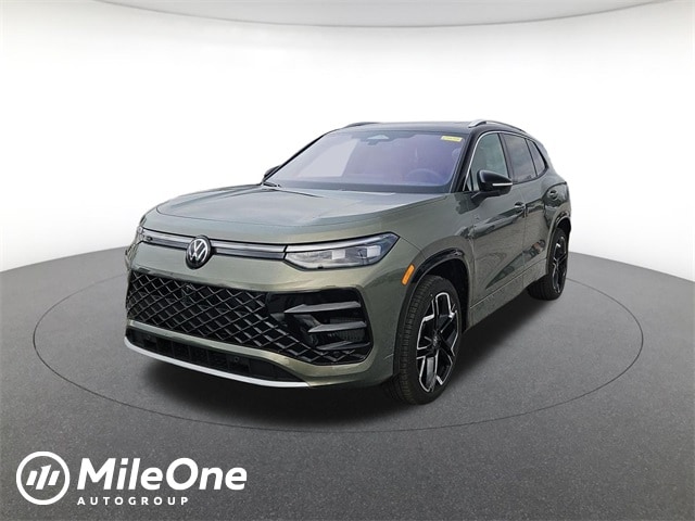 2026 Volkswagen Tiguan SEL R-LINE TURBO's photo