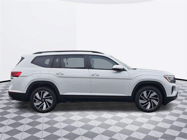 2026 Volkswagen Atlas SE Technology photo 3