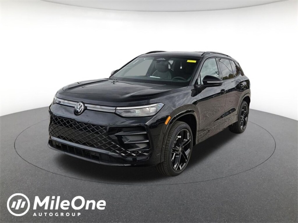 New 2026 Volkswagen Tiguan 2.0T SE R-Line Black SUV