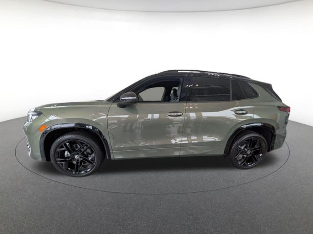 New 2026 Volkswagen Tiguan 2.0T SE R-Line Black SUV