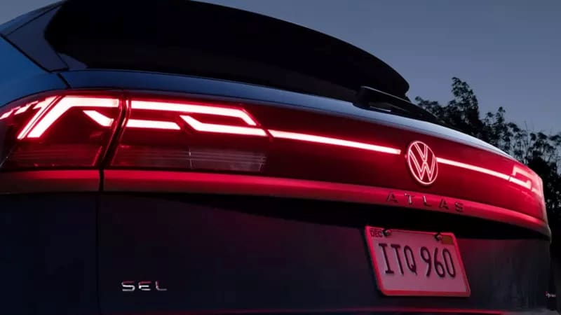 2026-volkswagen-atlas-cross-sport-rear-lighting.png