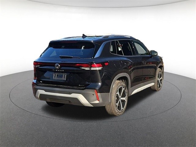 2026 Volkswagen Tiguan SE photo 4