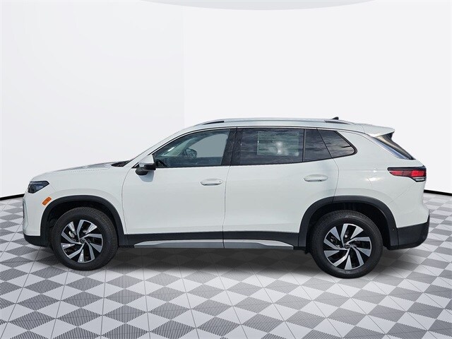 2025 Volkswagen Tiguan S photo 2