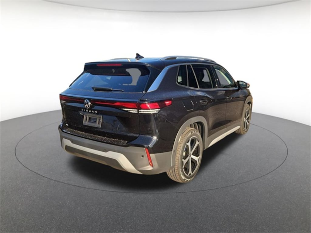 New 2026 Volkswagen Tiguan 2.0T SE SUV