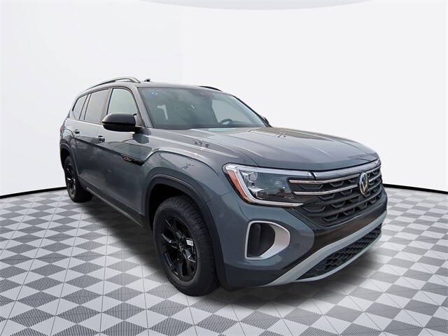 2025 Volkswagen Atlas Peak Edition photo 4