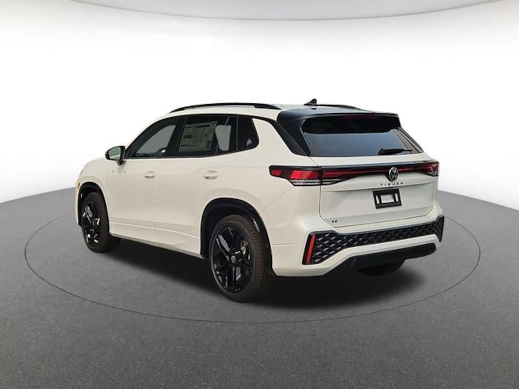 New 2026 Volkswagen Tiguan SE R-Line Black SUV