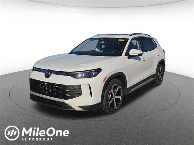 2026 Volkswagen Tiguan SE's photo