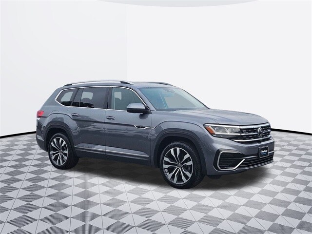 2022 Volkswagen Atlas V6 SEL Premium R-Line photo 2