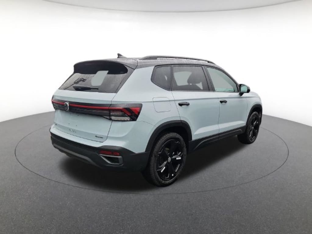 New 2027 Volkswagen Taos 1.5T SE Black SUV