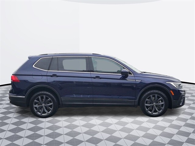 2022 Volkswagen Tiguan SE photo 2