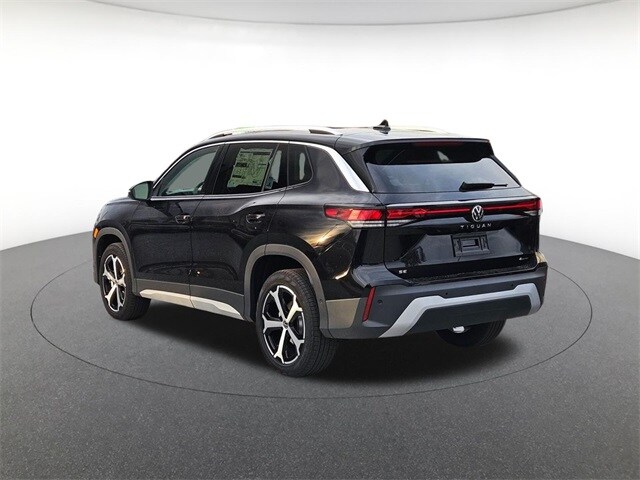 2026 Volkswagen Tiguan SE photo 2