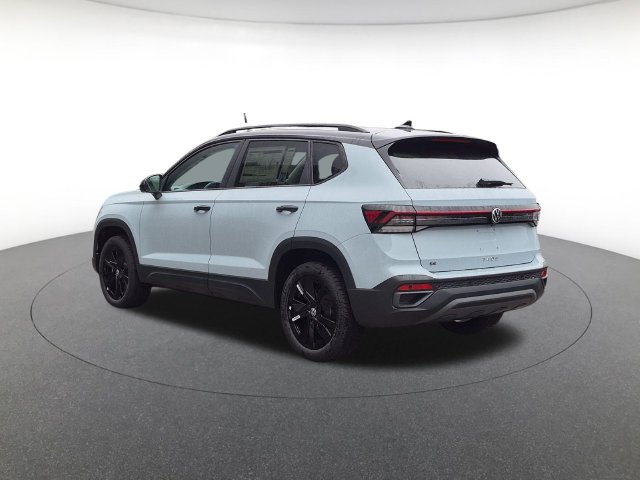 New 2027 Volkswagen Taos 1.5T SE Black SUV