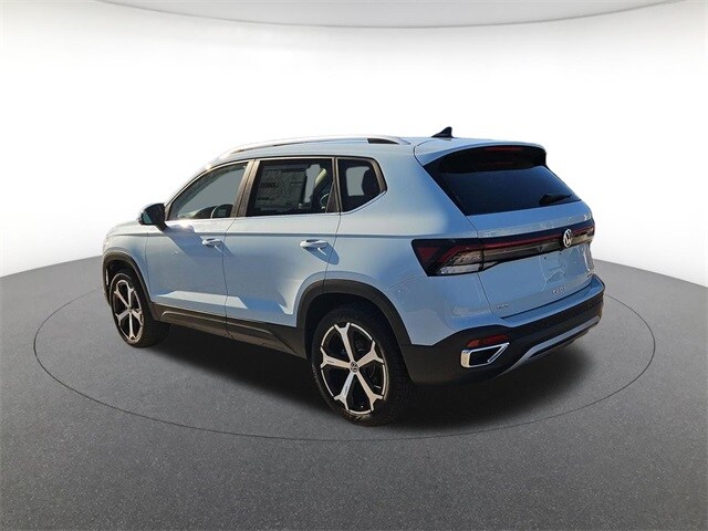 2026 Volkswagen Taos SEL photo 3