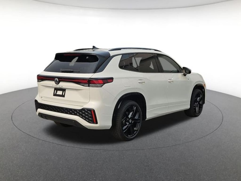 New 2026 Volkswagen Tiguan SE R-Line Black SUV