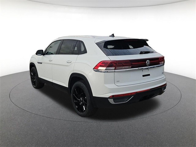 2026 Volkswagen Atlas Cross Sport SE Technology photo 3