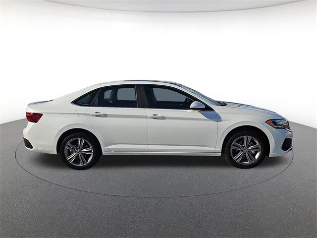 2024 Volkswagen Jetta 1.5T SE photo 3