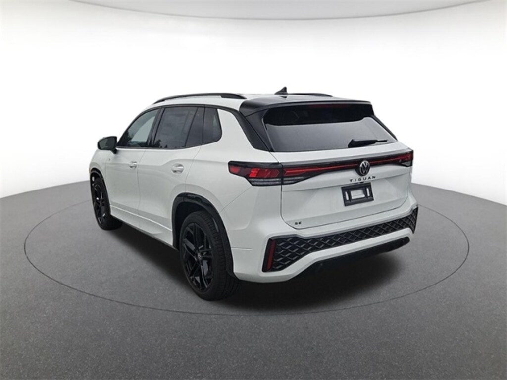 New 2026 Volkswagen Tiguan 2.0T SE R-Line Black SUV