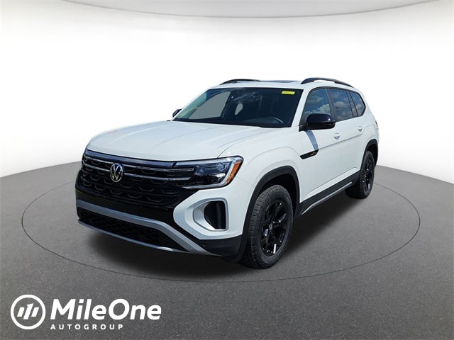 2025 Volkswagen Atlas Atlas Peak Edition's photo
