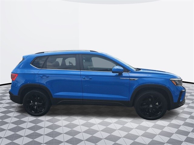 2022 Volkswagen Taos SE photo 4