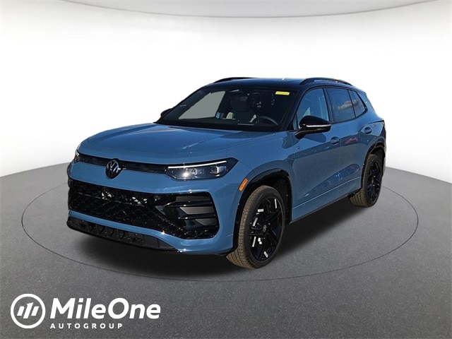 2026 Volkswagen Tiguan SE R-LINE BLACK's photo