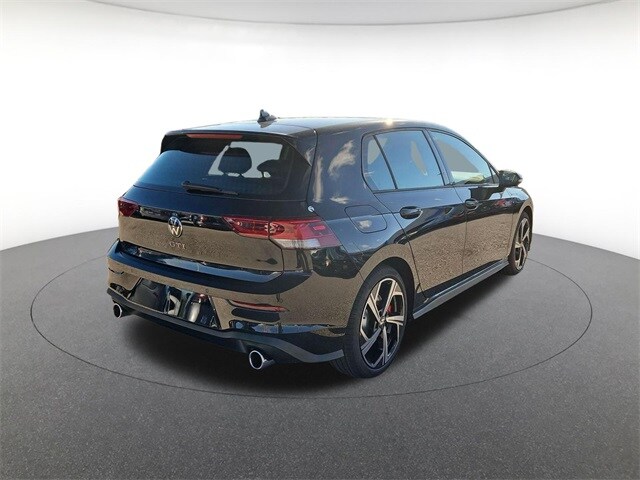 2026 Volkswagen Golf GTI SE photo 4