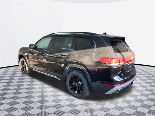 2025 Volkswagen Atlas Peak Edition photo 3