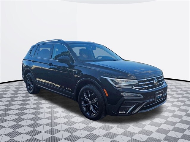 2022 Volkswagen Tiguan SE photo 3