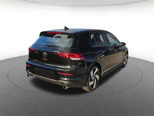 2026 Volkswagen Golf GTI S photo 4
