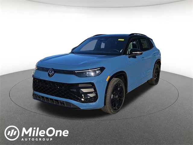 2026 Volkswagen Tiguan SE R-LINE BLACK's photo