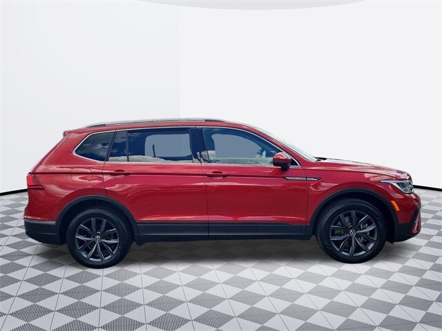 2022 Volkswagen Tiguan SE photo 3