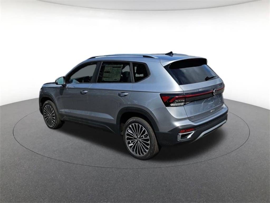 New 2025 Volkswagen Taos 1.5T SE SUV
