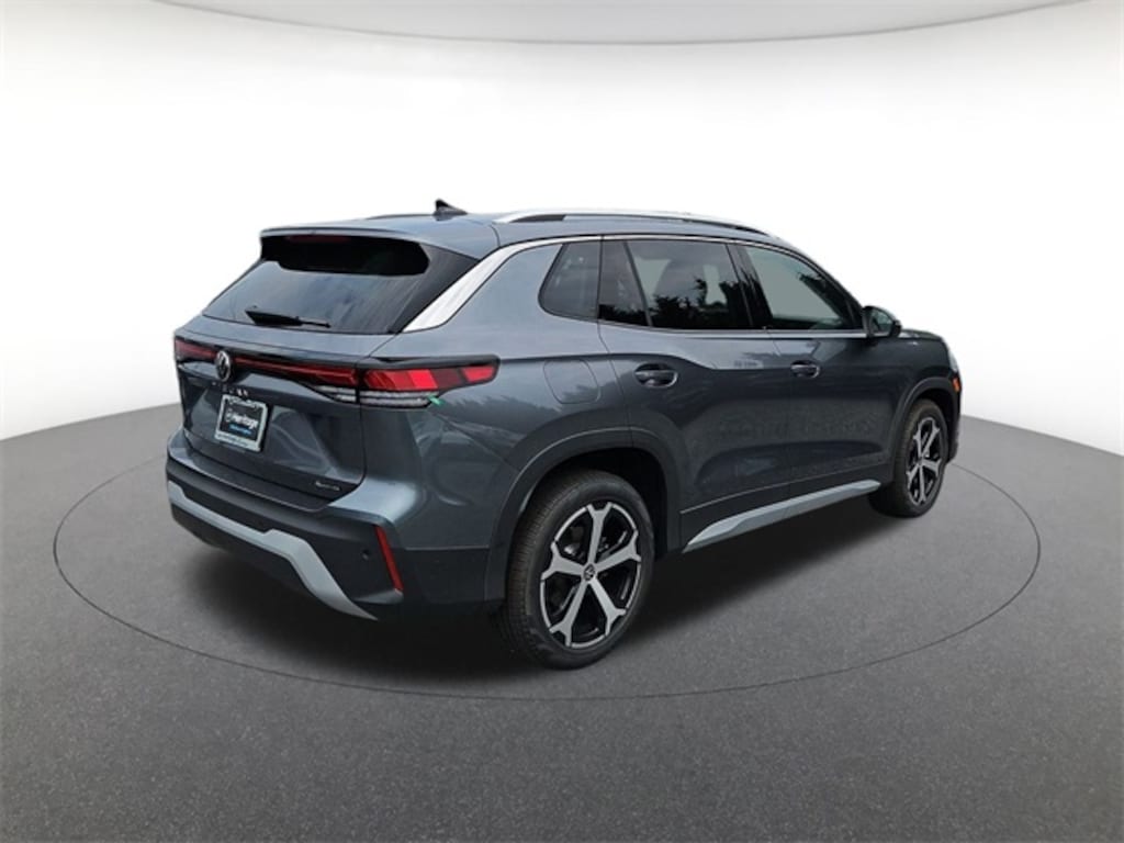 New 2025 Volkswagen Tiguan 2.0T SE SUV