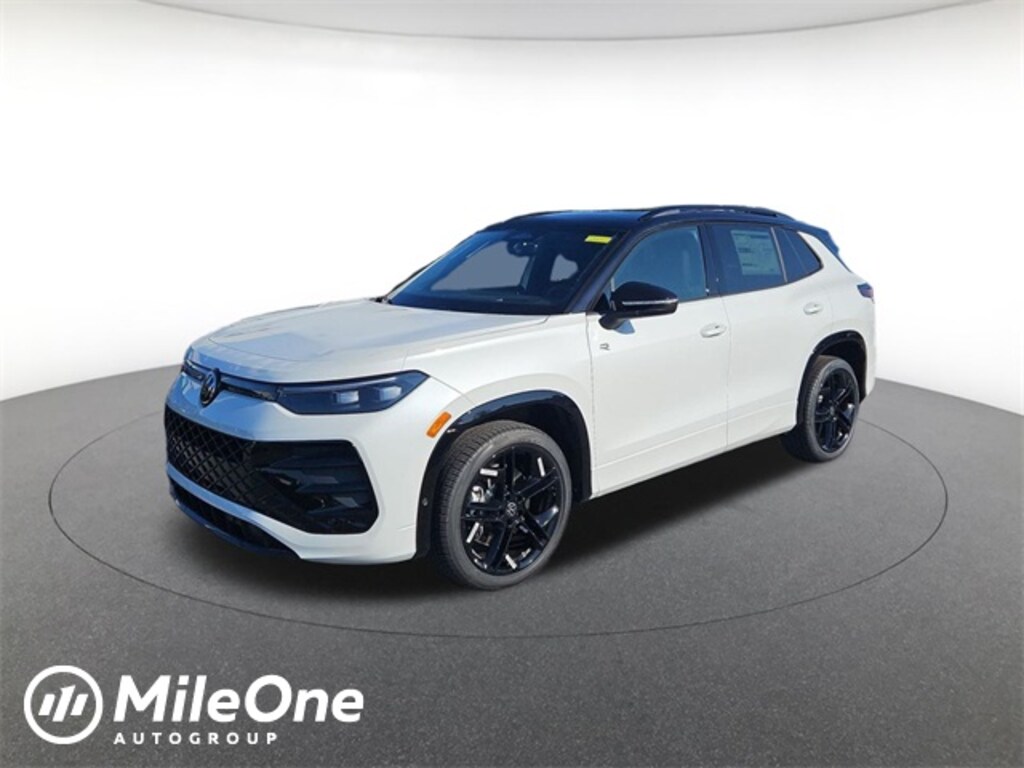 New 2025 Volkswagen Tiguan 2.0T SE R-Line Black SUV