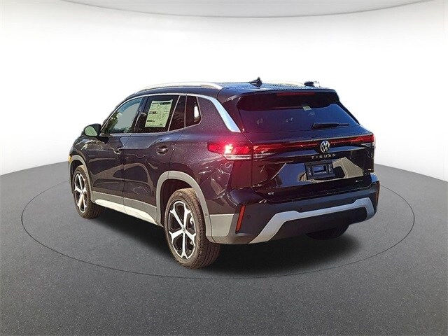2026 Volkswagen Tiguan SE photo 3