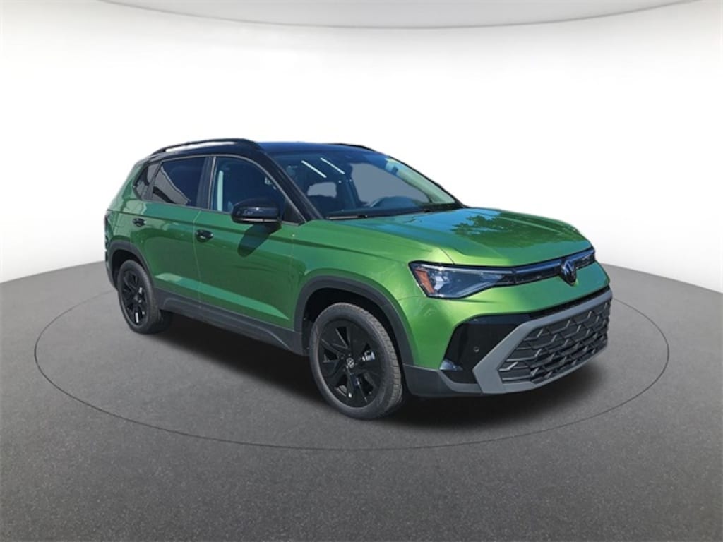 New 2025 Volkswagen Taos 1.5T SE Black SUV