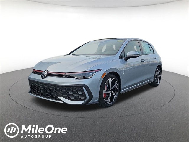 2025 Volkswagen Golf GTI SE's photo