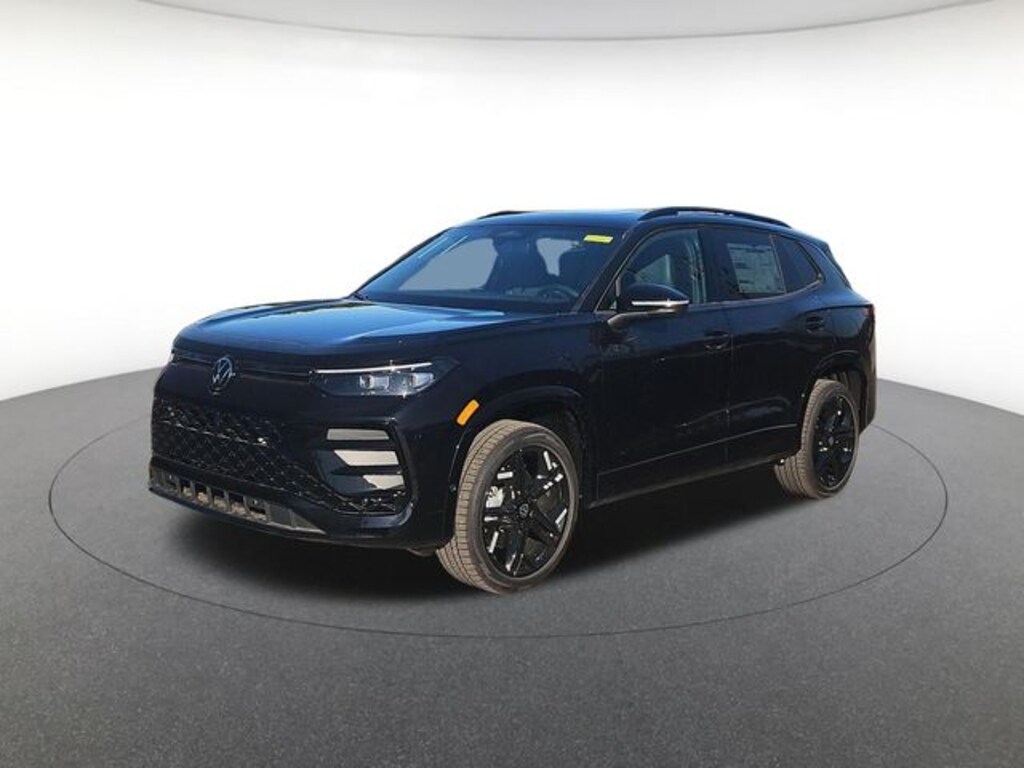 New 2026 Volkswagen Tiguan 2.0T SE R-Line Black SUV