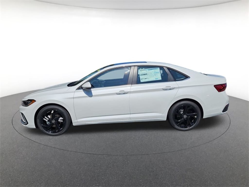 New 2025 Volkswagen Jetta 1.5T SE Sedan