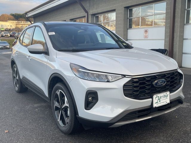 2025 Ford Escape ST-Line Select's photo